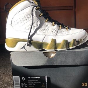 Air Jordan 9 Retro size 9 men’s
